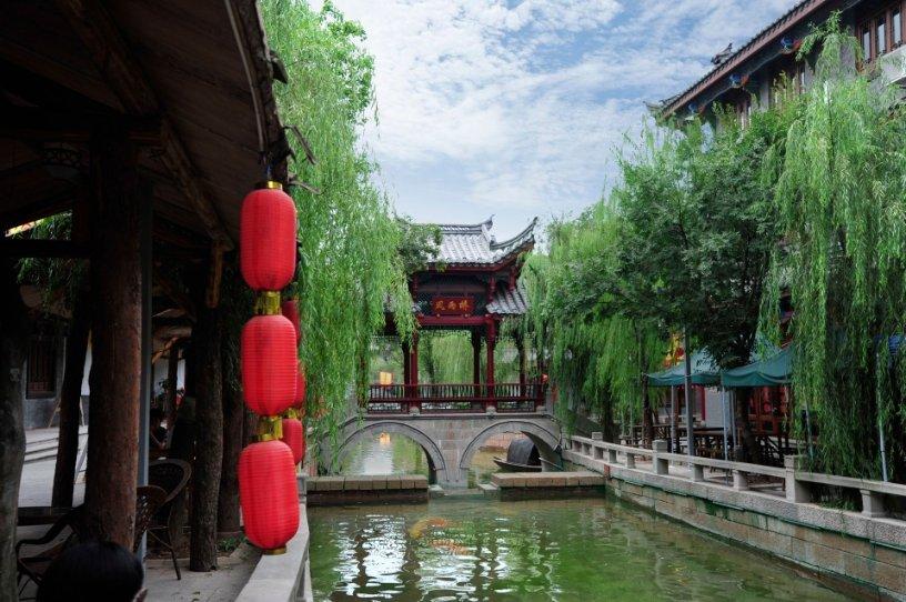 衢州大伯心跳骤停倒地，护士心肺复苏十分钟救命